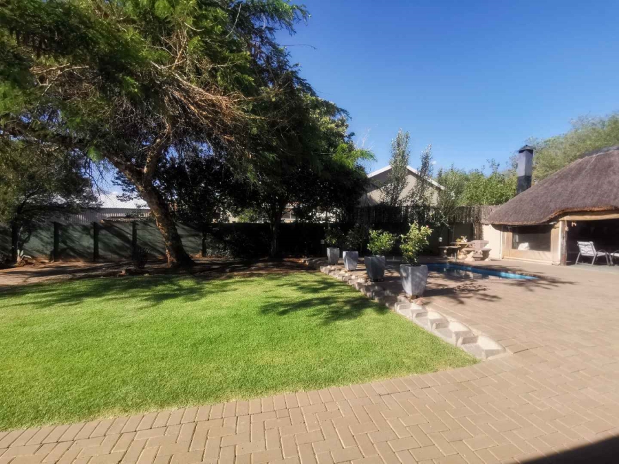 4 Bedroom Property for Sale in Langenhovenpark Free State